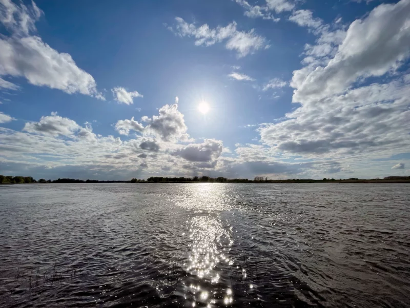 Elbe, Sunshine, Clouds, Reflections