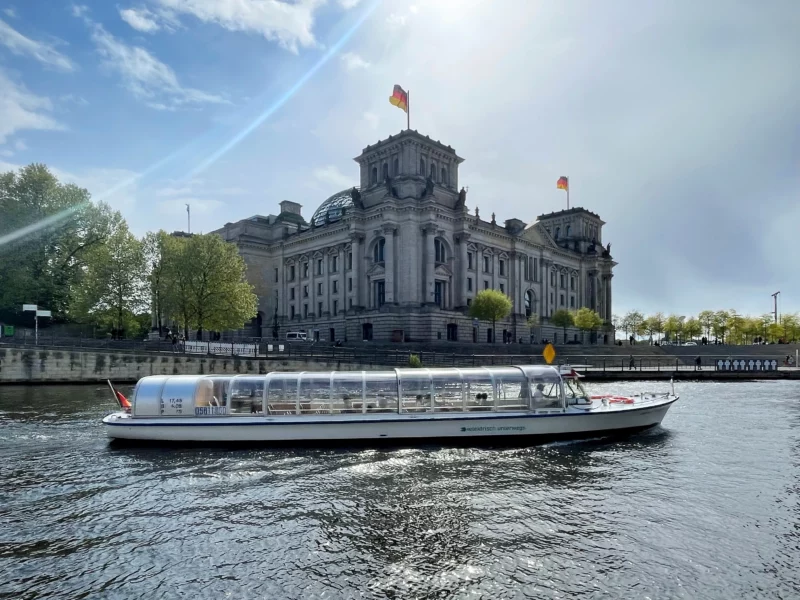 Berlin Reichstag, Spree, Excursion Boat